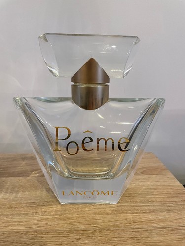 Géant factice poeme de - factice, "poeme"