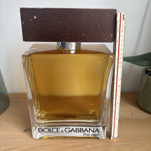 Dolce gabbana factice géant - gabbana,