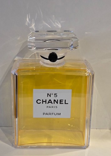Chanel factice geant - chanel,